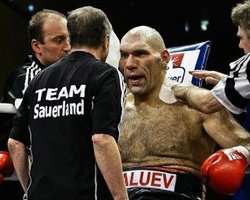 Валуев назвал желательный вариант организации своего боя с Виталием Кличко