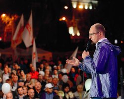 Опять второй. Яценюк рассказал о будущей партии и чего стоит общение с Тимошенко