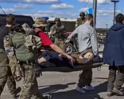 Красный крест начал регистрацию всех вышедших из "Азовстали" украинских воинов