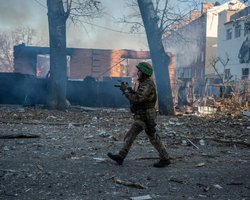 "Враг взбесился": командир бригады терробороны рассказал о волнах атак на Бахмут (видео)