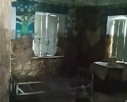 Больно смотреть: как после того как сошла вода выглядит уникальный дом в Олешках (видео)