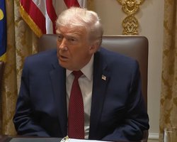 "Імпотентні європейці": Трамп репостнув скандальну статтю про війну в Україні