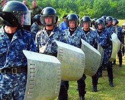 На матч Шахтер-Динамо в Полтаву стянут "Беркут" и милицию с собаками