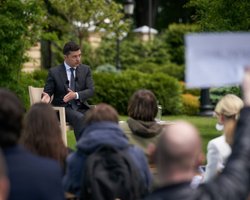 При отборе СМИ на пресс-конференцию у Зеленского учитывали опыт Британии и США