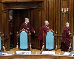 Оппозиция не успела зарегистрировать в Раде изменения в Конституцию относительно ликвидации КС, - СМИ