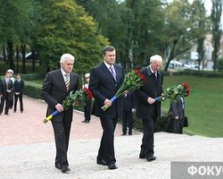 Для Януковича за бюджетные деньги заказали цветы почти на 1 млн грн 