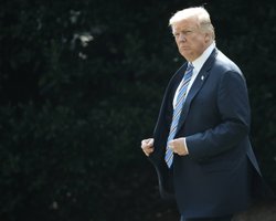 Привет от Мюллера. Как Трампа вынуждают противостоять Путину