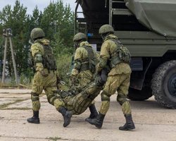 На Херсонщині окупант "зняв" двох вартових і застрелив полковника ЗС РФ у бліндажі (фото)