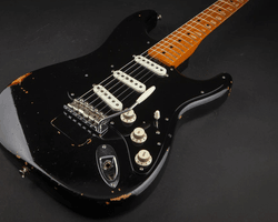 Гітара культового виконавця стала найдорожчою в історії: її продали за 21 хвилину (фото)