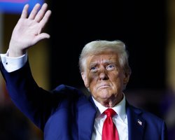 "Должны остановиться": Трамп призвал Украину и Россию немедленно прекратить войну