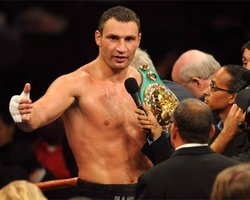 Виталий Кличко получил Золотой кулак от WBC