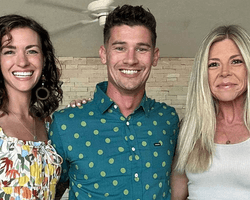 Пара вирішила спробувати "один експеримент": через кілька місяців вони жили вже втрьох