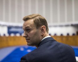 Меркель и Макрон: Мы и готовы оказать всю необходимую помощь Навальному и его семье