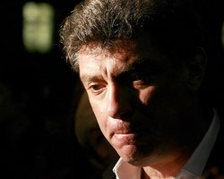 В Москве пытались сорвать акцию памяти Немцова