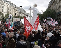 Во Франции очередной всплеск уличных протестов