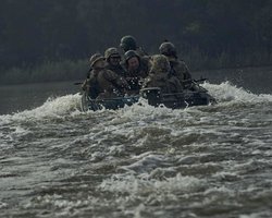 "Як В'єтнам": морпіхи ЗСУ розповіли про флотилію, яка допомагає втримати Кринки, — The Times