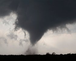 Около тысячи рыбаков пропали без вести после мощного шторма в Бангладеш 