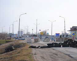 Российские оккупанты полностью заблокировали выезд из Крыма