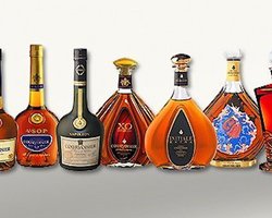 Борьба с коррупцией: бутылка коньяка не будет считаться взяткой