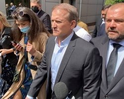 Медведчук прибыл в апелляционный суд для обжалования домашнего ареста (фото)