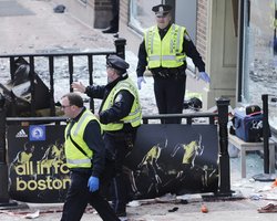 Спасательные службы Бостона приняли бытовой пожар в библиотеке за теракт