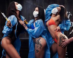 Сын Радуцкого показал эротическую фотосессию, посвященную вакцинации от коронавируса (фото)