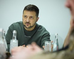 "Будем защищаться и отвечать": Зеленский о подготовке к ударам ВС РФ по энергообъектам