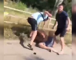 Мешал наживаться на эвакуации: в Херсоне "коммерсанты" избили волонтера