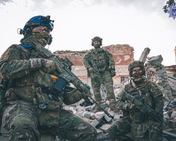 Майже кожен п'ятий: в Нацполіції відповіли, скільки правоохоронців перебувають на фронті