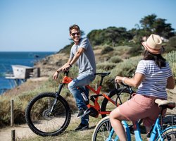 "Закривають гештальти": китайський студент заробив $39 тисяч, навчаючи дорослих їзди на велосипеді