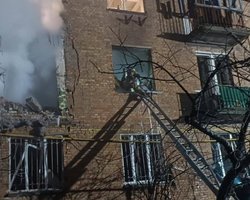 Масований обстріл Києва: зросла кількість загиблих, в столиці перебої зі світлом і водою (фото)