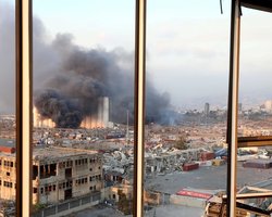 Причиной взрывов в Бейруте стала халатность, - Reuters