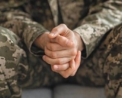 Уход за отцом в 2025: как получить отсрочку и правильно оформить документы