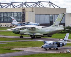 У Новгородській області дрони атакували авіаремонтний завод: під ударом два А-50 (відео)