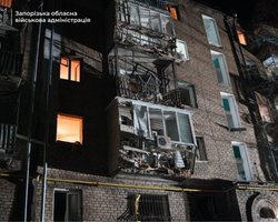 Росіяни вісім разів вдарили по Запоріжжю: зруйнували житловий будинок, є постраждалі (відео)