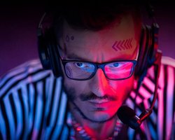 "Я просто кайфую! И у этого чувства нет возраста" Как в 40 лет комментировать компьютерные игры и ни о чем не жалеть