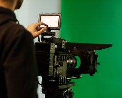 В участке уже 4 дня: в Тернопольской области военные задержали оператора австрийского телеканала