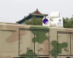 Китай показав нову лазерну зброю для знищення дронів за лічені секунди (відео)