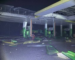 Росіяни чотири рази вдарили по Запоріжжю: зруйнована АЗС та приватний будинок (фото)