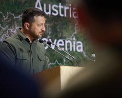 "РФ накопичує ракети": Зеленський закликав Захід активніше постачати ППО перед зимою (відео)