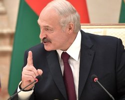 Лукашенко: те, кто накладывает санкции на Россию, накладывает их и на Беларусь