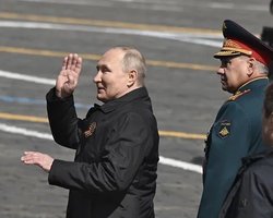 Без танків і мобільного зв'язку: у Путіна виправдалися за незвичний парад на Красній площі