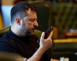 Советники Трампа хотели, чтобы Зеленский согласился сдать Донбасс по телефону, — Axios