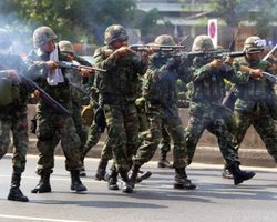 В 21 провинции Таиланда введен комендантский час