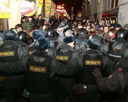 Пострадавшим во время акции на Болотной полицейским дали квартиры