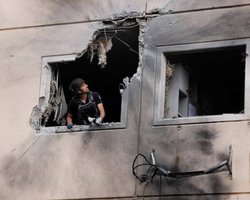 Палестинские боевики начали "самую большую атаку" на израильские города