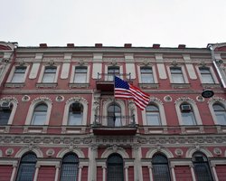 Россия в Twitter предлагает выбрать, где закрыть американское консульство