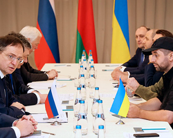 Украина и РФ разработали план, чтобы положить конец войне, — Financial Times