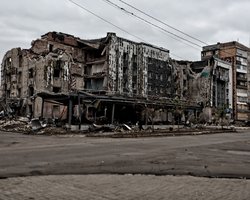 Россияне не пытаются закрепиться в Покровске: офицер ВСУ объяснил тактику ВС РФ (видео)