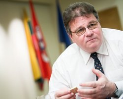 Глава МИД Литвы о событиях в Крыму: Агрессор обвиняет жертву в нападении, чтобы оправдать будущее "возмездие"
